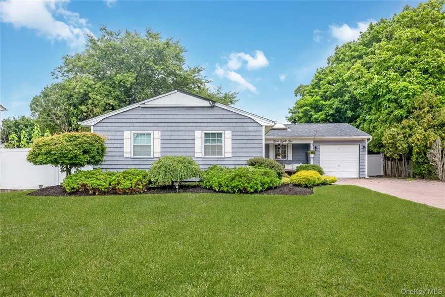 382 Greenbelt Parkway, Holtsville, NY 11742 - #3
