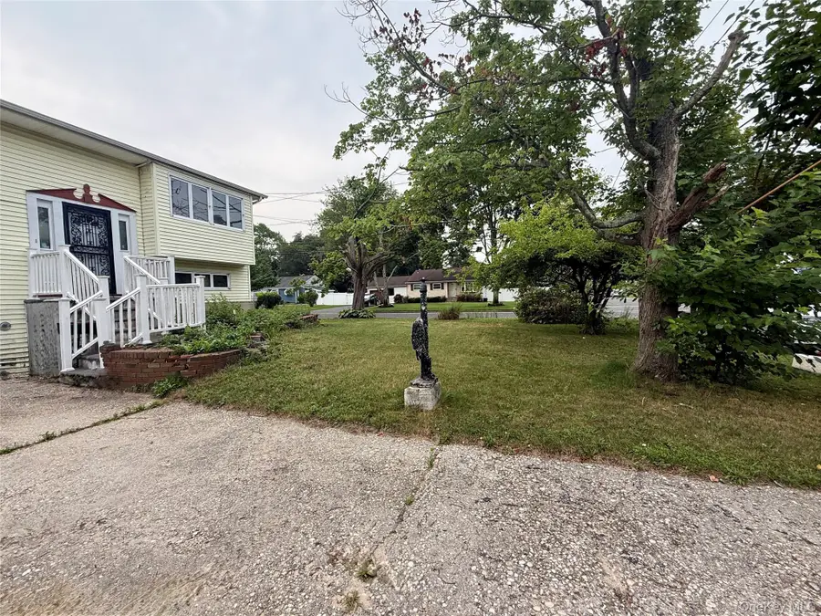 411 Mayflower Avenue, Brentwood, NY 11717 - #2