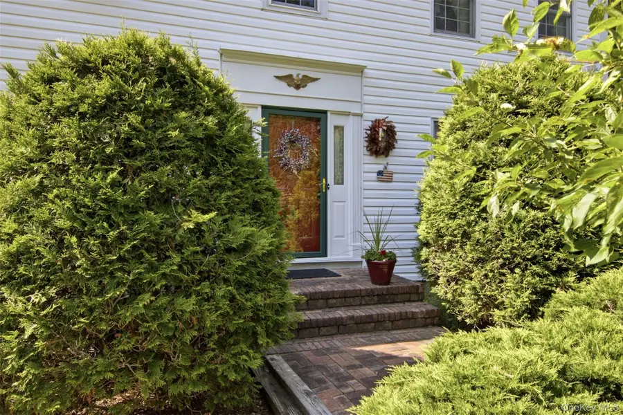 1 Gaul Road N, Setauket, NY 11733 - #3
