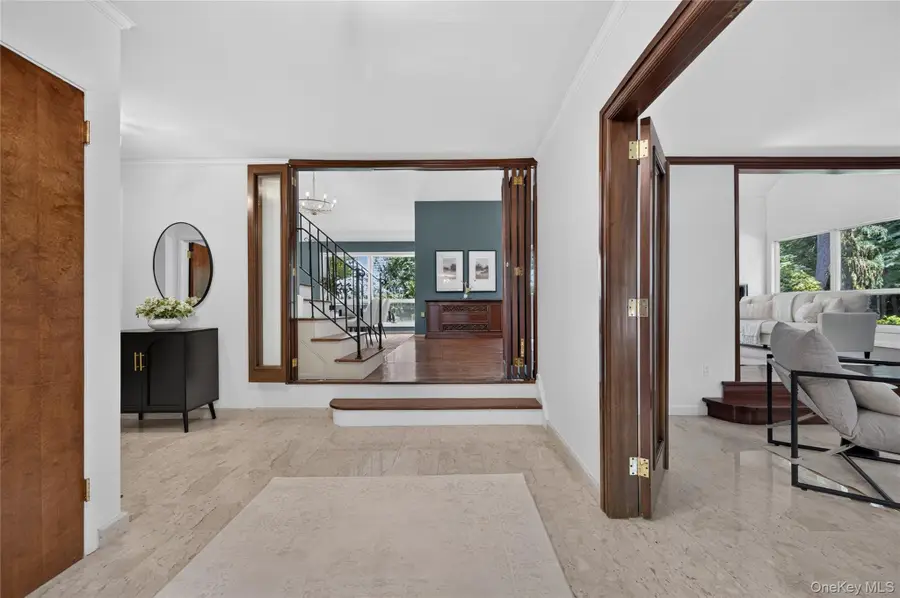 4 Waring Drive, Manhasset, NY 11030 - #2