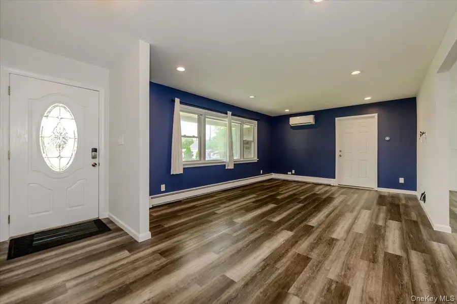 920 9th Street, West Babylon, NY 11704 - #3