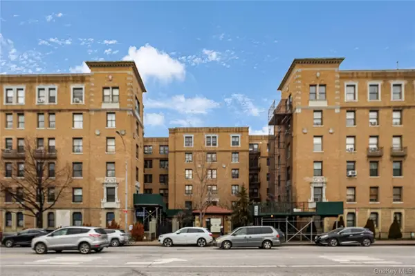 14809 Northern Boulevard #5M, Flushing, NY 11354