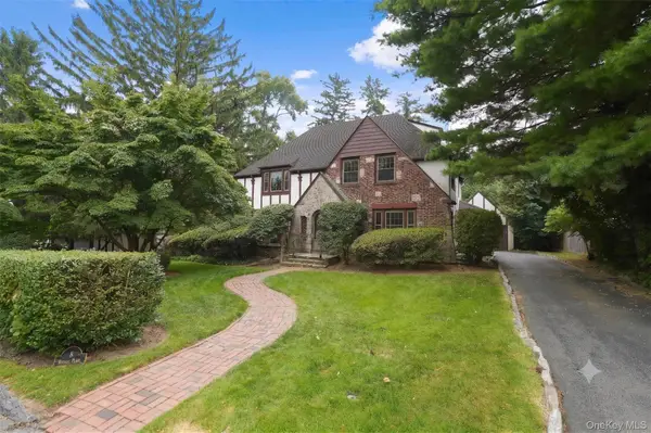 8 Ritchey Place, White Plains, NY 10605