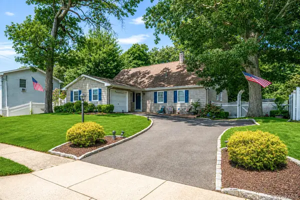 1A Richard Place, Ronkonkoma, NY 11779