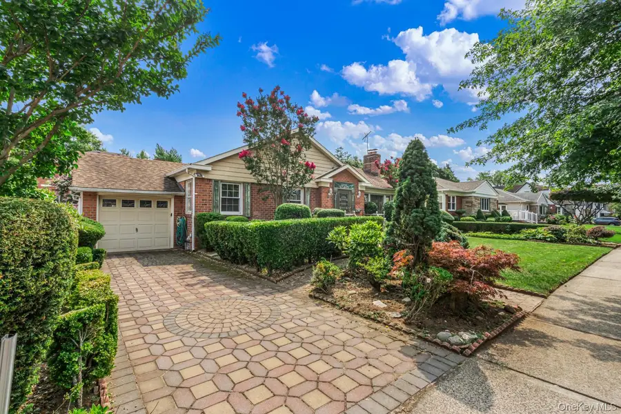8315 264th Street, Glen Oaks, NY 11004 - #2