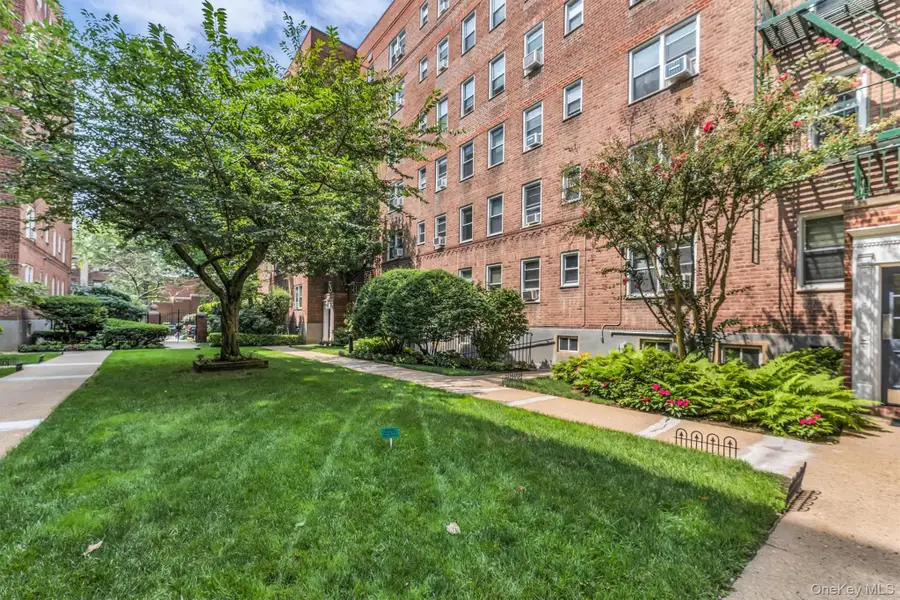 36 Cathedral Avenue #2D, Hempstead, NY 11550 - #2