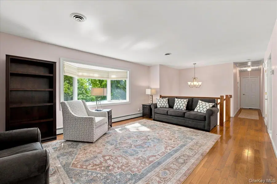 20 Lancaster Lane, Monsey, NY 10952 - #3