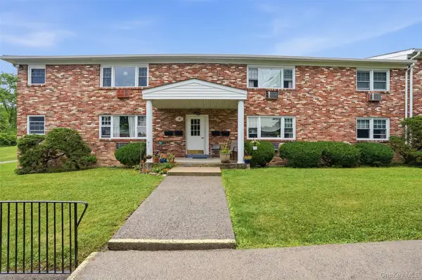 136 N Chestnut Street #9B, New Paltz, NY 12561
