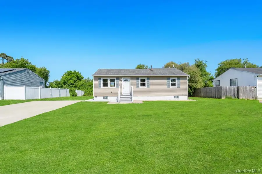 941 Provost Avenue, Bellport, NY 11713 - #2