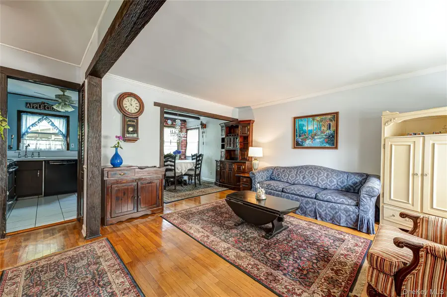9 Croyden Lane, Hicksville, NY 11801 - #2