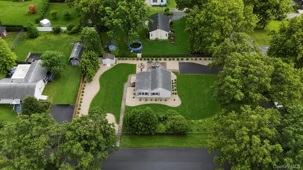 2 Fox Lane, Shoreham, NY 11786