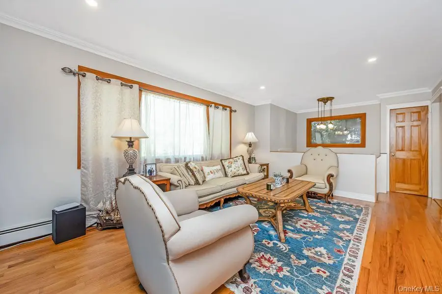 67 Cedar Place, Floral Park, NY 11001 - #3