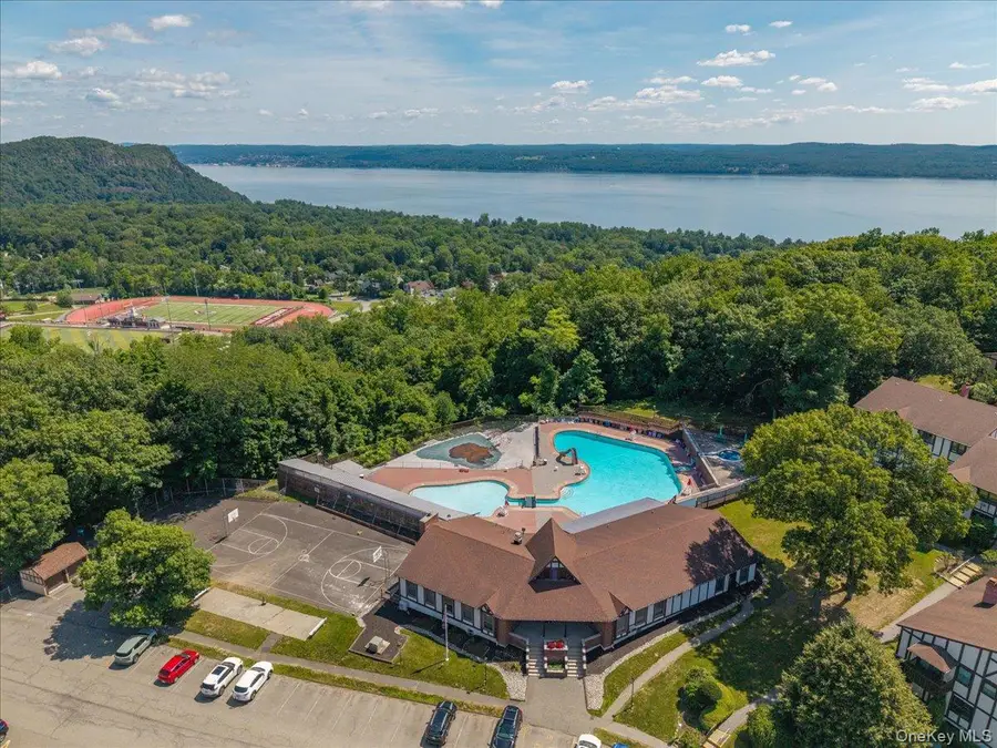 958 Sierra Vista Lane, Valley Cottage, NY 10989 - #2