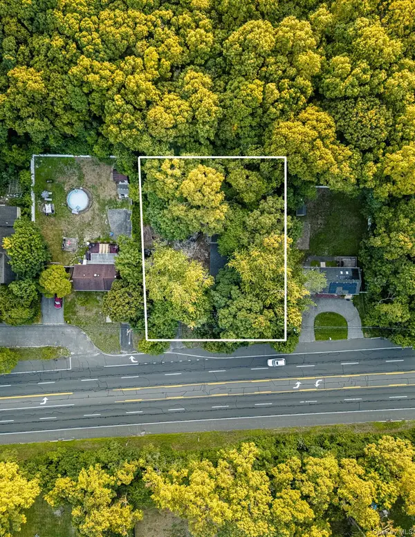 Address Withheld By Seller, Patchogue, NY 11772