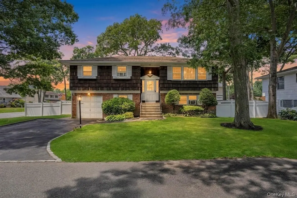 612 Vine Street, Babylon, NY 11702 - #1