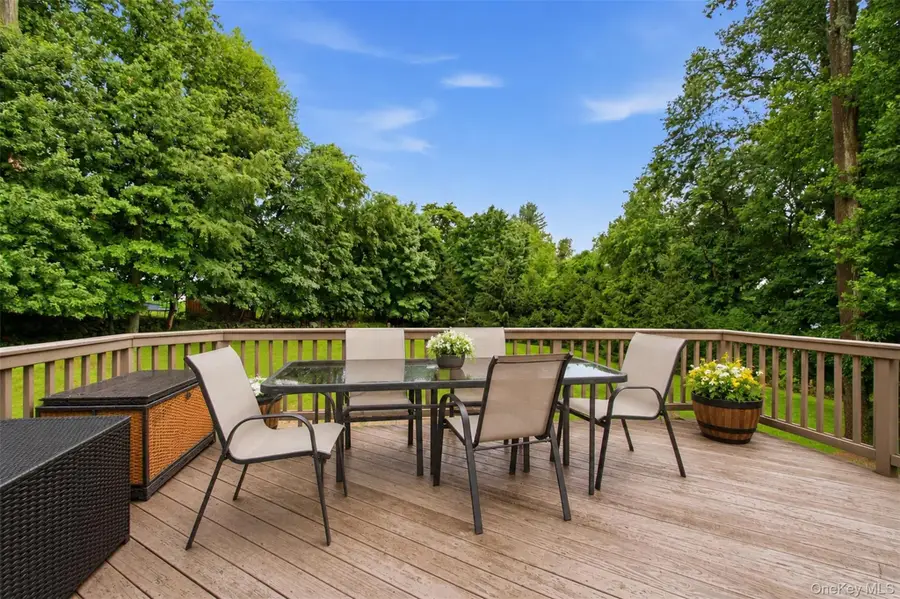 3 Larch Court, Suffern, NY 10901 - #2
