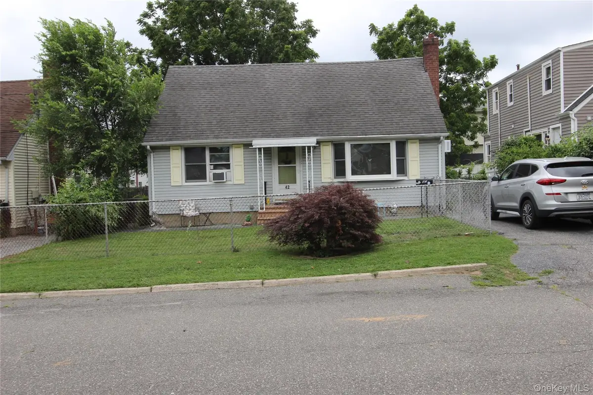 42 5th Avenue S, Huntington Station, NY 11746 - #1