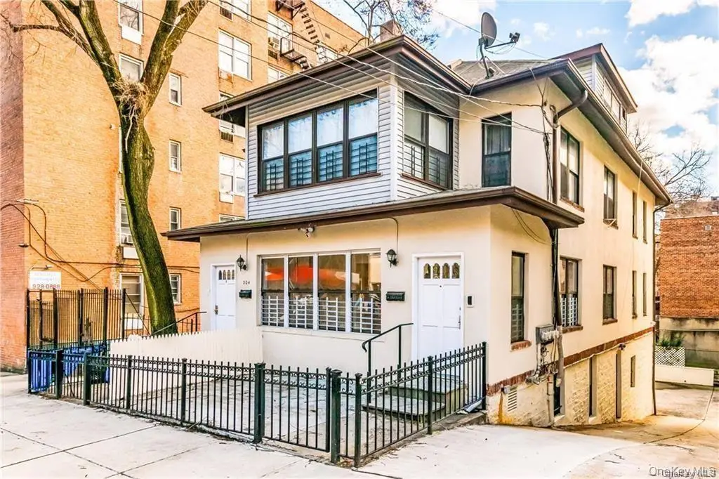 204 W 260th Street, Bronx, NY 10471 - #1