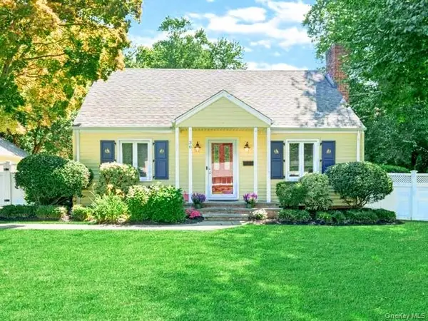 36 Francis Terrace, Glen Cove, NY 11542