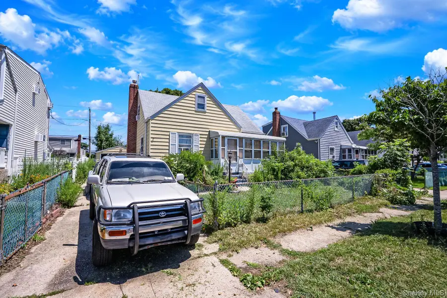 218 Venetian Boulevard, Lindenhurst, NY 11757 - #2
