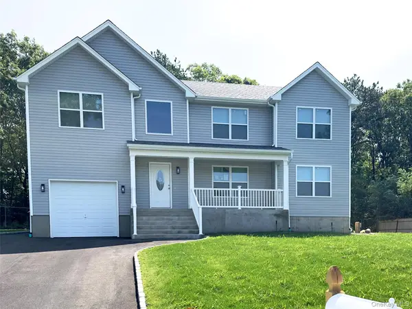 25 Walnut Street, Coram, NY 11727