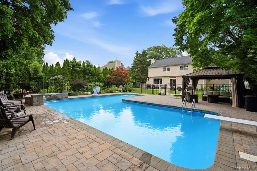 4 Patricks Way, Saint James, NY 11780 - #2