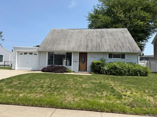 316 Fern Place, Bethpage, NY 11714