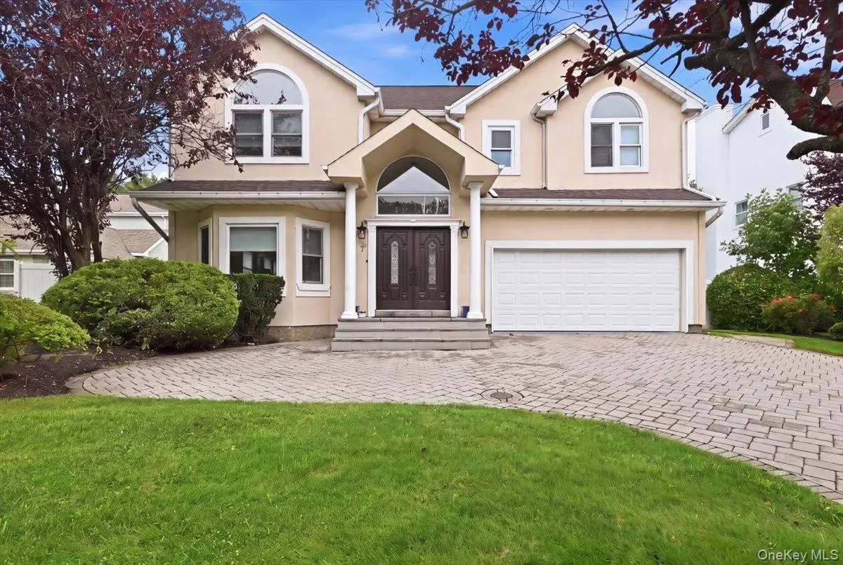 7 Laurel Lane, Old Westbury, NY 11568 - #1