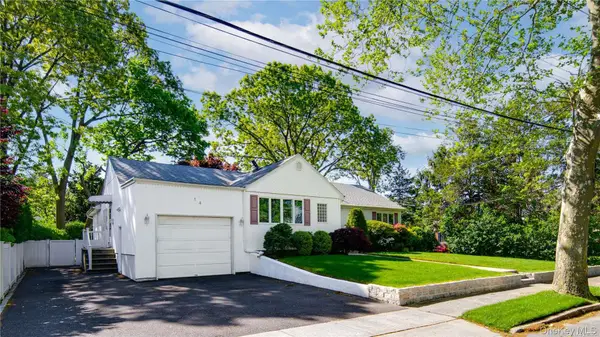 14 Beech Court, Malverne, NY 11565