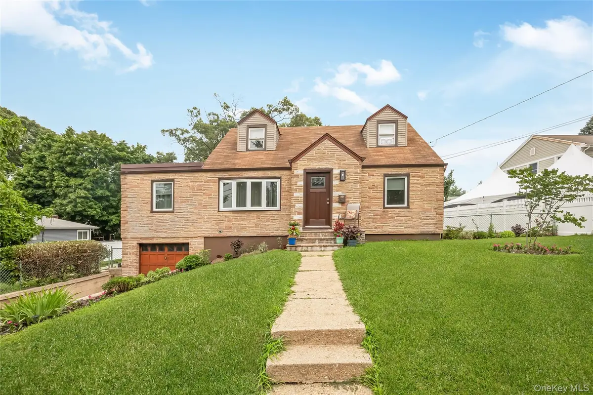 285 Starke Avenue, East Meadow, NY 11554 - #1