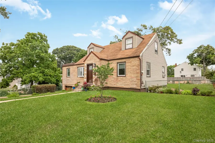 285 Starke Avenue, East Meadow, NY 11554 - #2