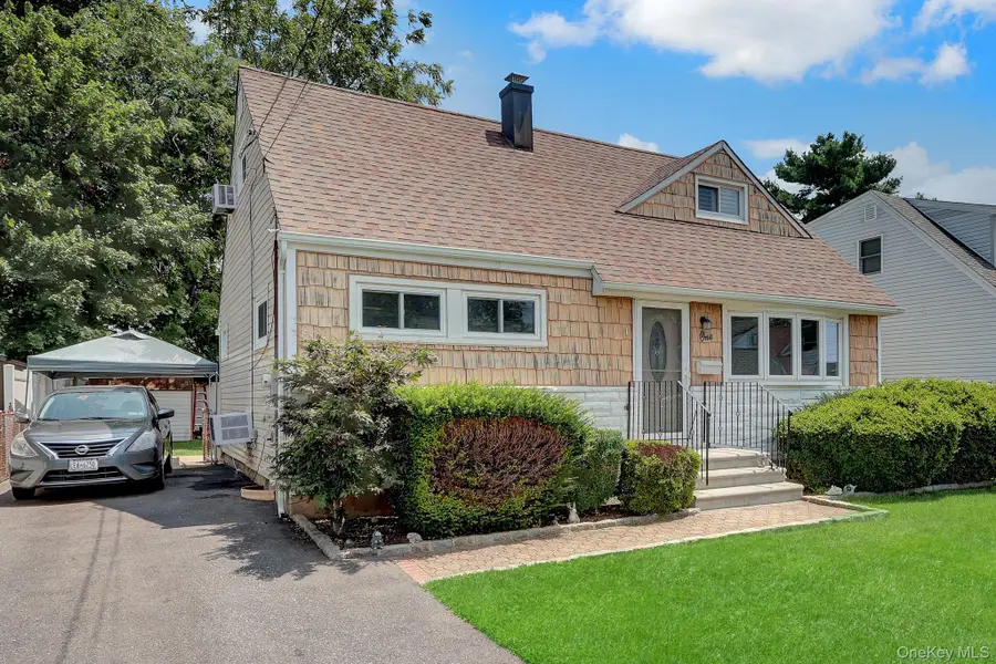 1 Prince Street, Hicksville, NY 11801 - #3