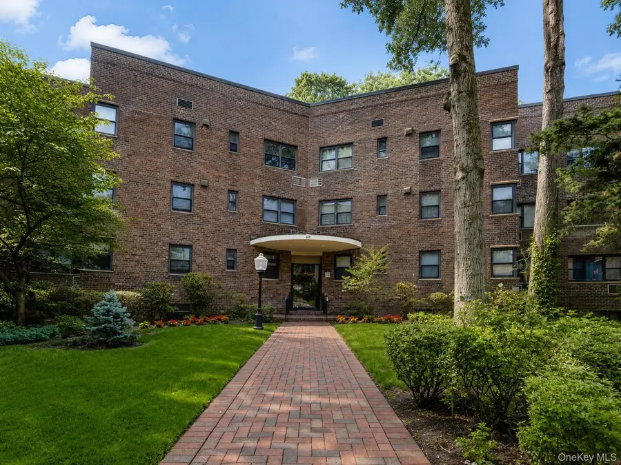 50 Brompton Road #2N, Great Neck, NY 11021 - #2
