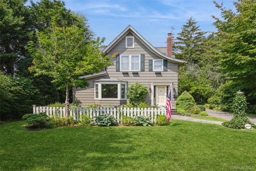 200 Greene Avenue, Sayville, NY 11782 - #2