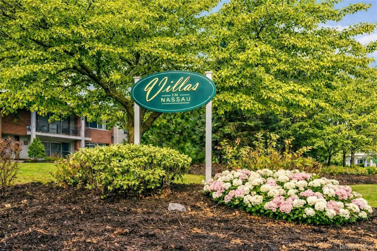 208 Palo Alto Drive, Plainview, NY 11803 - #1