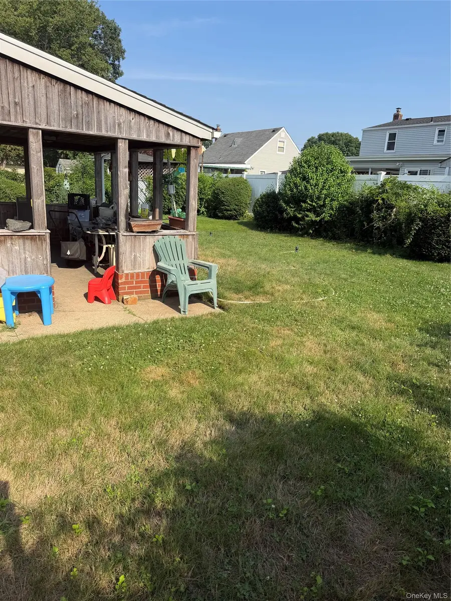 172 N Walnut Street, Massapequa, NY 11758 - #2