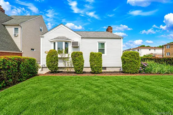 8602 241st Street, Bellerose, NY 11426