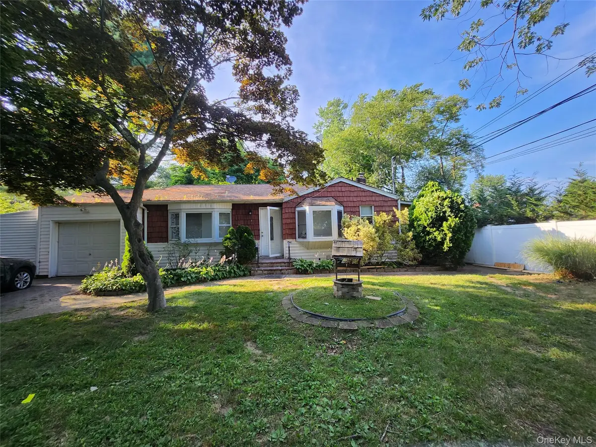 3 Hickory Place, Bay Shore, NY 11706 - #1