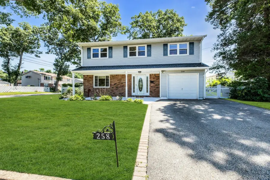 258 Lafayette Road, West Babylon, NY 11704 - #2
