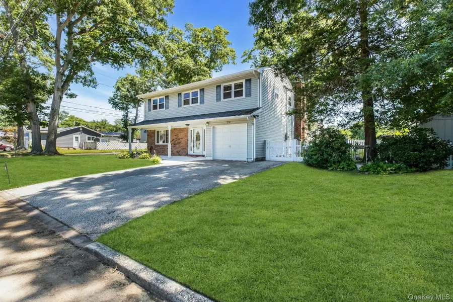 258 Lafayette Road, West Babylon, NY 11704 - #3