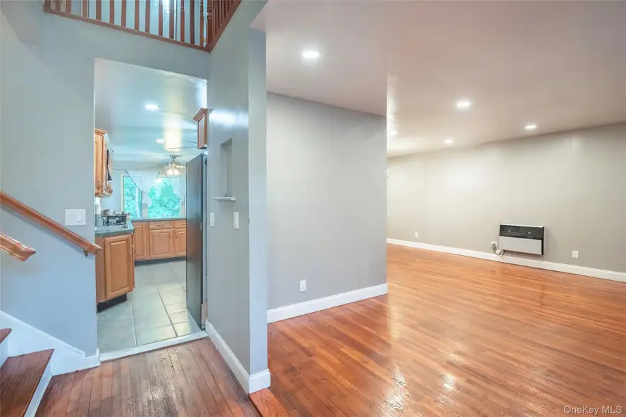 28 Brookdale Road, Glen Cove, NY 11542 - #3