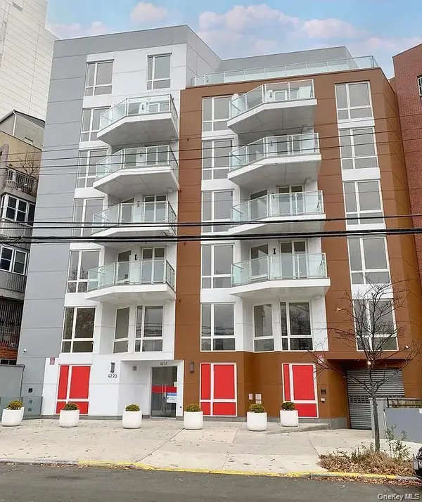 4223 Parsons Boulevard #5C, Flushing, NY 11355