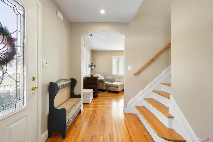 34 Farmers Avenue, Lindenhurst, NY 11757 - #3