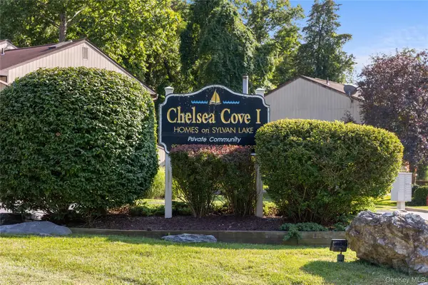 1105 Chelsea Cove S, Hopewell Junction, NY 12533