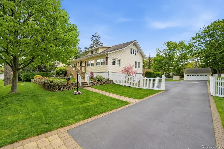 414 Potter Boulevard, Brightwaters, NY 11718 - #3