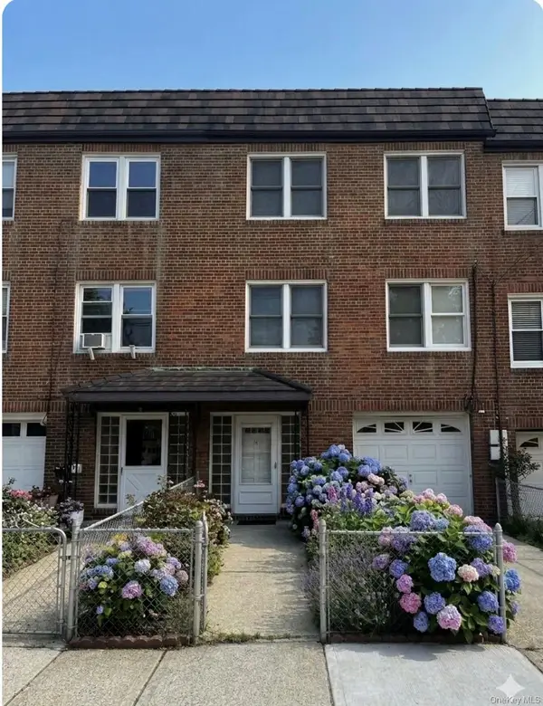 83-32 60th Avenue, Middle Village, NY 11379