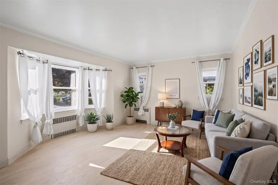 6 Grenville Court, East Rockaway, NY 11518 - #2