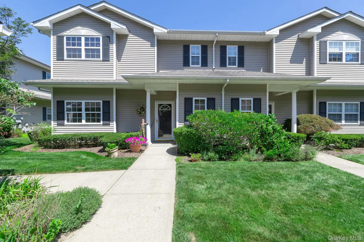 1204 Aerie Way #1204, East Quogue, NY 11942 - #1