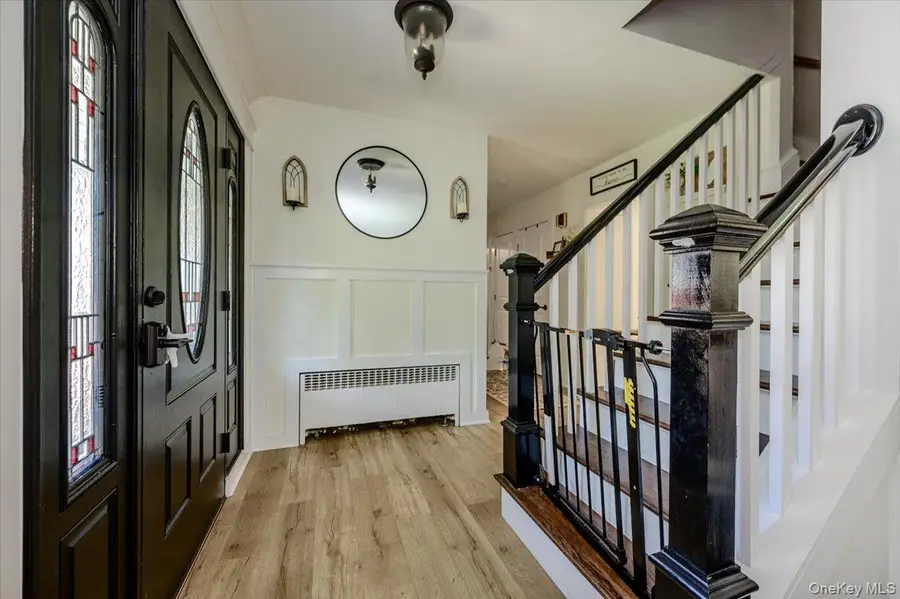 22 Manitton Court, Islip, NY 11751 - #2