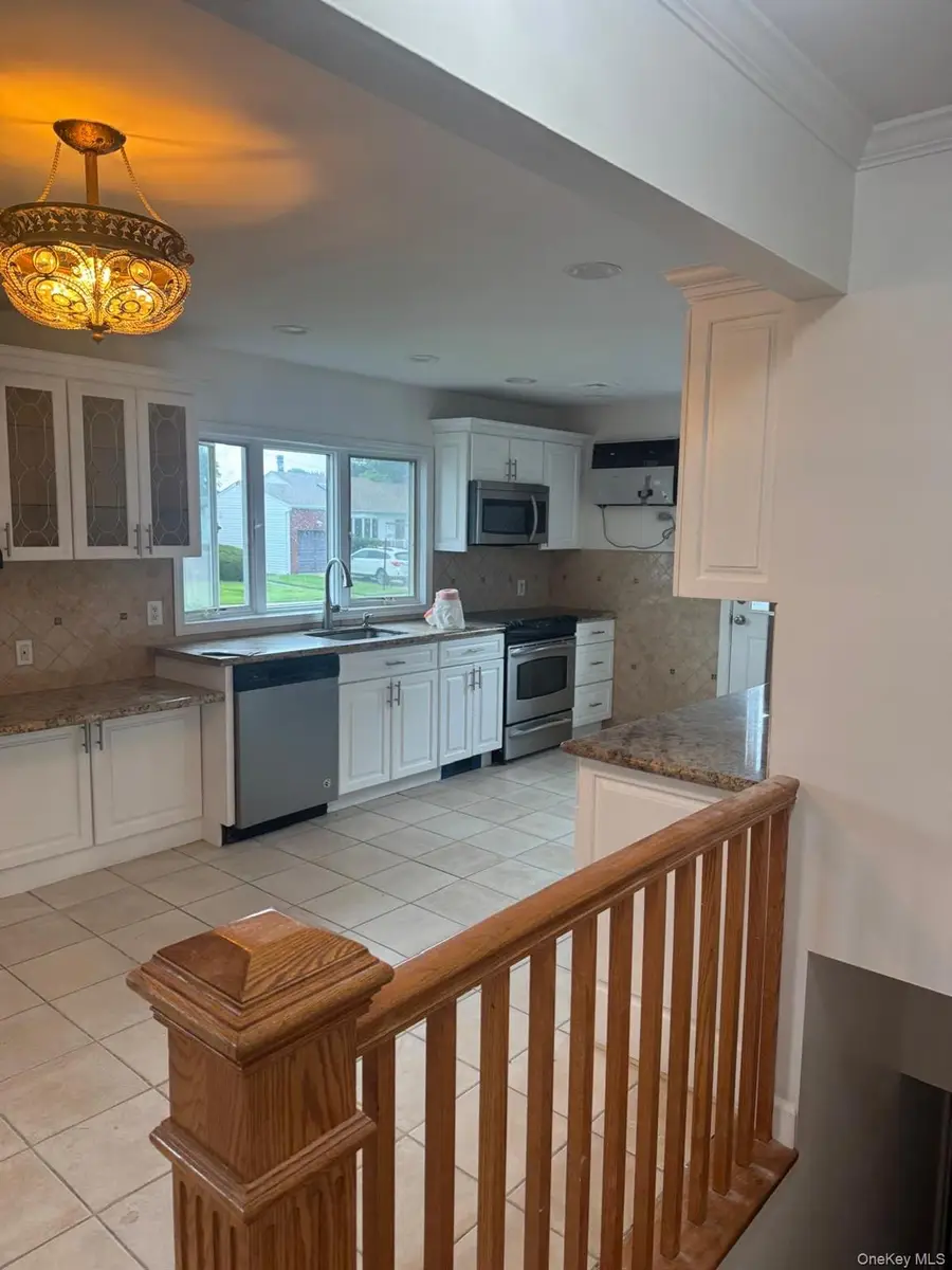 14 Larch Street, Hicksville, NY 11801 - #2